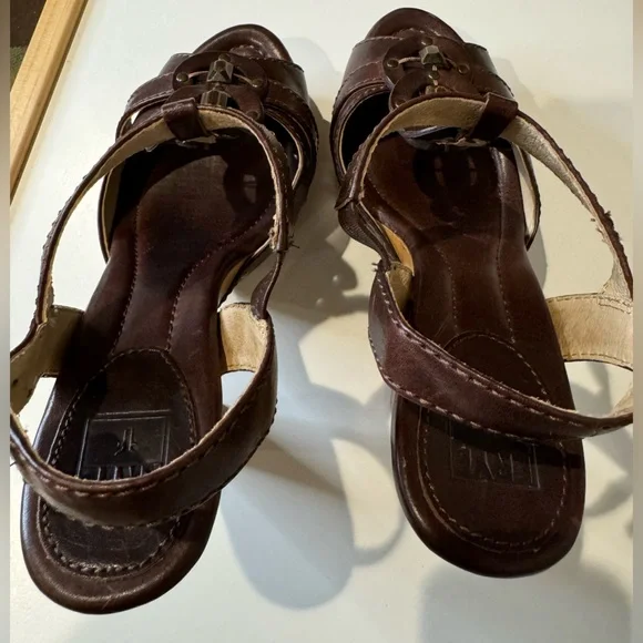 Frye Fran Wood T Strap Leather Platform Heeled Sandals Womens Size 9